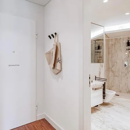 דירה Rosales - 1 Bedroom And Balcony In Santo Antonio *