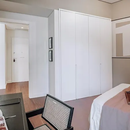 Rosales - 1 Bedroom And Balcony In Santo Antonio דירה *