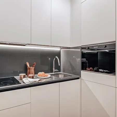 Rosales - 1 Bedroom And Balcony In Santo Antonio דירה ליסבון