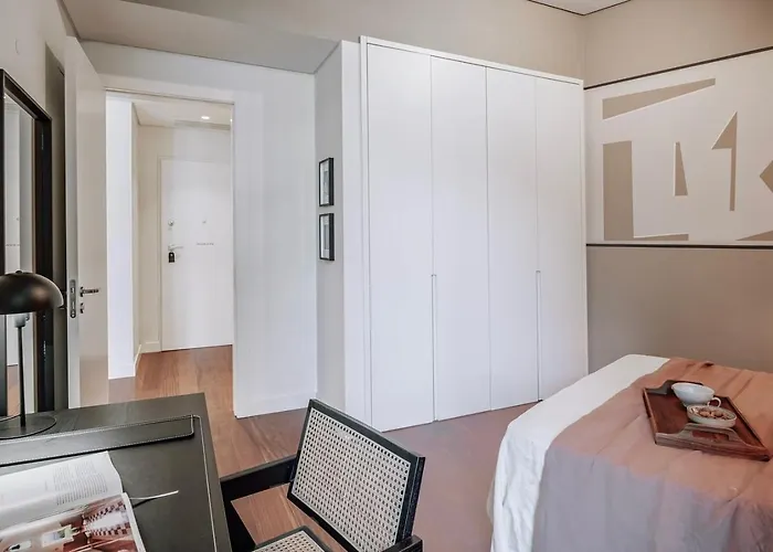 Rosales - 1 Bedroom And Balcony In Santo Antonio Lejlighed *
