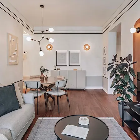 Rosales - 1 Bedroom And Balcony In Santo Antonio ליסבון